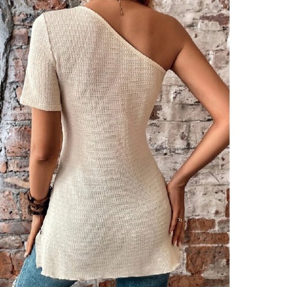 NWT One Shoulder Asymmetrical Hem Top - Picture 4 of 8